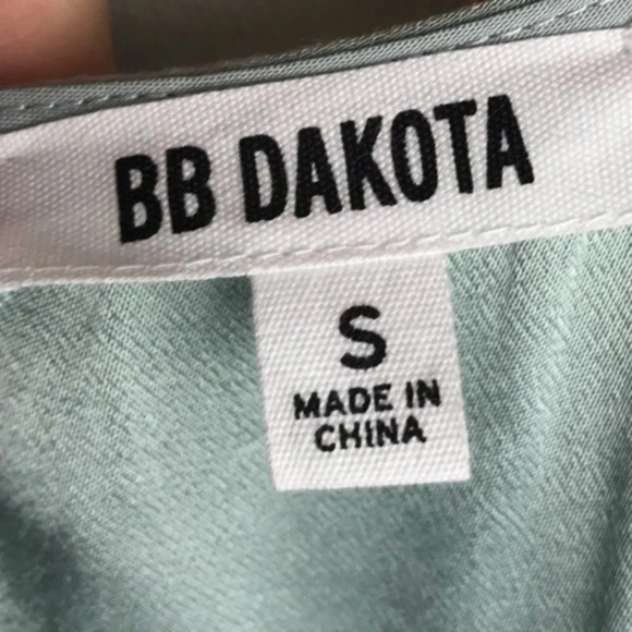 BB Dakota • Mint Green Keyhole Shift Dress - Picture 3 of 3